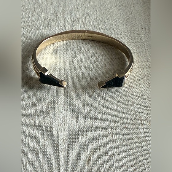 💛KENDRA SCOTT CUFF💛 - Picture 2 of 7